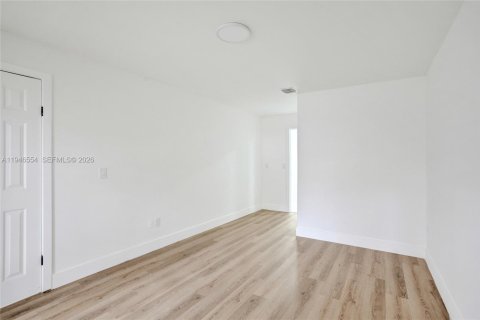 Townhouse in North Lauderdale, Florida 3 bedrooms, 116.31 sq.m. № 2002812 - photo 14