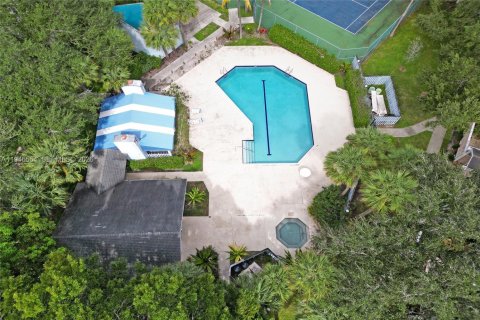 Townhouse in North Lauderdale, Florida 3 bedrooms, 116.31 sq.m. № 2002812 - photo 29