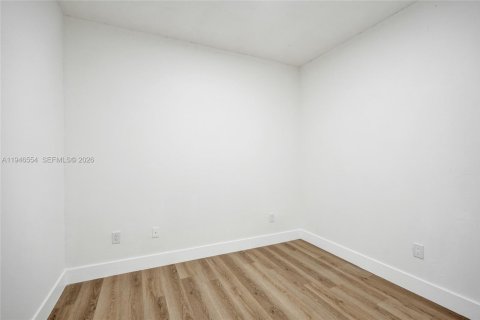 Townhouse in North Lauderdale, Florida 3 bedrooms, 116.31 sq.m. № 2002812 - photo 19