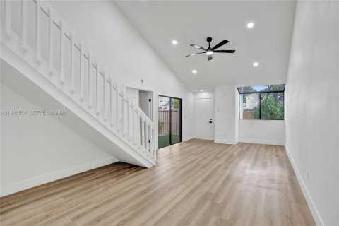 Townhouse in North Lauderdale, Florida 3 bedrooms, 116.31 sq.m. № 2002812 - photo 9
