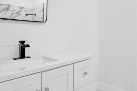 Townhouse in North Lauderdale, Florida 3 bedrooms, 116.31 sq.m. № 2002812 - photo 17