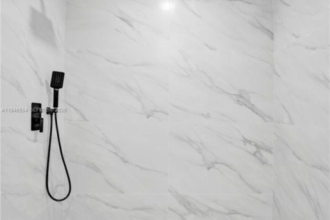 Townhouse in North Lauderdale, Florida 3 bedrooms, 116.31 sq.m. № 2002812 - photo 12