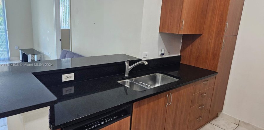 Condo à Aventura, Floride, 2 chambres № 1980956