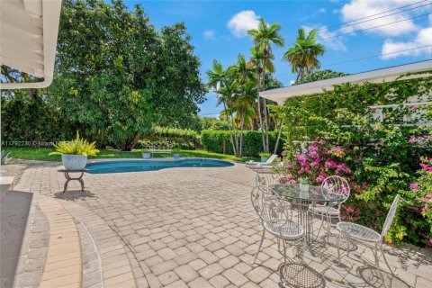 House in Miami Shores, Florida 3 bedrooms, 201.6 sq.m. № 1740000 - photo 30