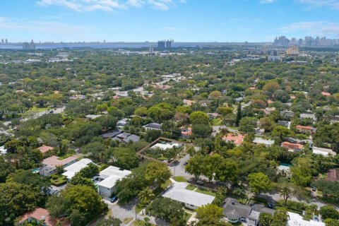 House in Miami Shores, Florida 3 bedrooms, 201.6 sq.m. № 1740000 - photo 26
