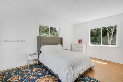 House in Miami Shores, Florida 3 bedrooms, 201.6 sq.m. № 1740000 - photo 17