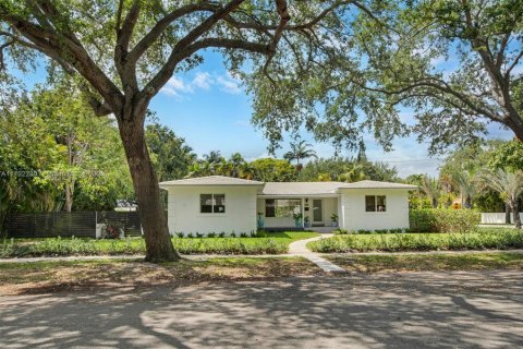 House in Miami Shores, Florida 3 bedrooms, 201.6 sq.m. № 1740000 - photo 2