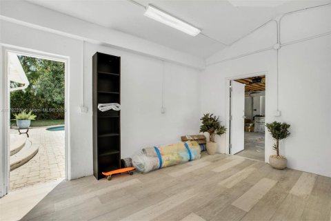 House in Miami Shores, Florida 3 bedrooms, 201.6 sq.m. № 1740000 - photo 22