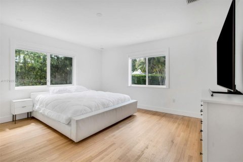 House in Miami Shores, Florida 3 bedrooms, 201.6 sq.m. № 1740000 - photo 15
