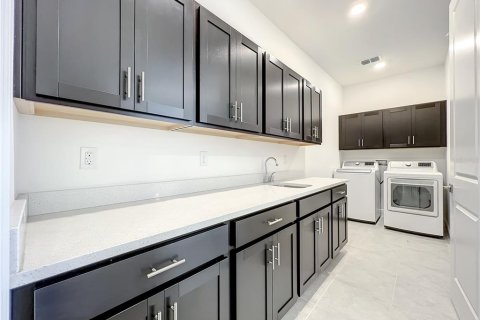 Villa ou maison à louer à Clermont, Floride: 6 chambres, 387.4 m2 № 2221962 - photo 16