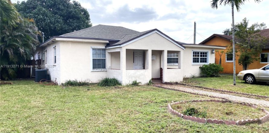 Casa en Hialeah, Florida 4 dormitorios, 173.73 m2 № 1968793