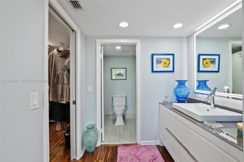 Купить кондоминиум в Пемброк-Пайнс, Флорида 2 спальни, 140м2, № 2051973 - фото 27