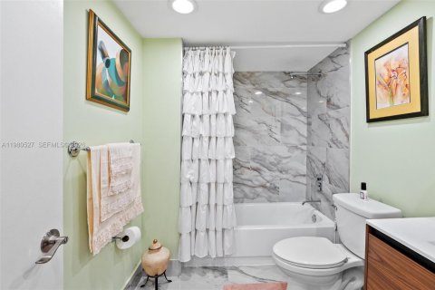 Купить кондоминиум в Пемброк-Пайнс, Флорида 2 спальни, 140м2, № 2051973 - фото 21