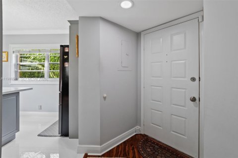 Купить кондоминиум в Пемброк-Пайнс, Флорида 2 спальни, 140м2, № 2051973 - фото 13