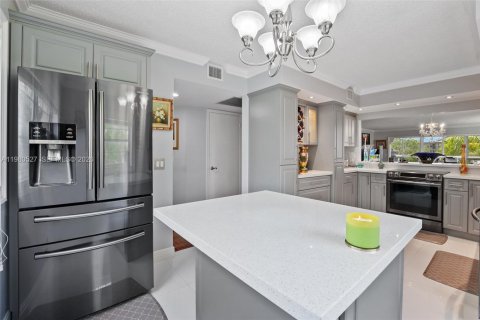 Купить кондоминиум в Пемброк-Пайнс, Флорида 2 спальни, 140м2, № 2051973 - фото 14