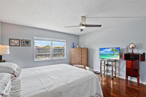 Купить кондоминиум в Пемброк-Пайнс, Флорида 2 спальни, 140м2, № 2051973 - фото 23