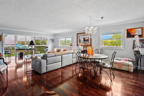 Купить кондоминиум в Пемброк-Пайнс, Флорида 2 спальни, 140м2, № 2051973 - фото 3