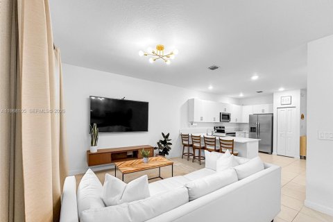 Adosado en alquiler en Homestead, Florida, 4 dormitorios, 169.08 m2 № 2029315 - foto 2