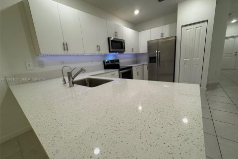 Adosado en alquiler en Homestead, Florida, 4 dormitorios, 169.08 m2 № 2029315 - foto 9