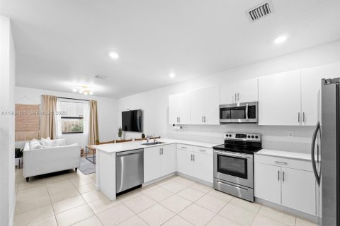 Adosado en alquiler en Homestead, Florida, 4 dormitorios, 169.08 m2 № 2029315 - foto 6