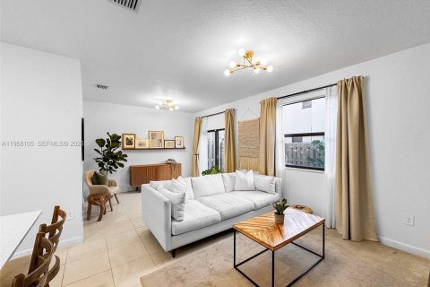 Adosado en alquiler en Homestead, Florida, 4 dormitorios, 169.08 m2 № 2029315 - foto 3