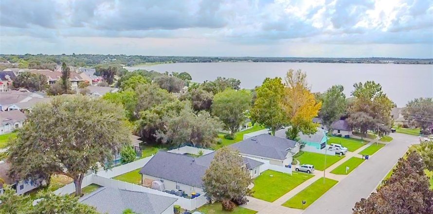 Villa ou maison à Minneola, Floride 3 chambres, 111.67 m2 № 1900632
