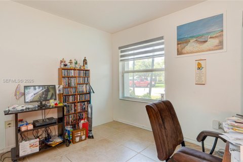 House in Homestead, Florida 3 bedrooms, 117.43 sq.m. № 2180595 - photo 13