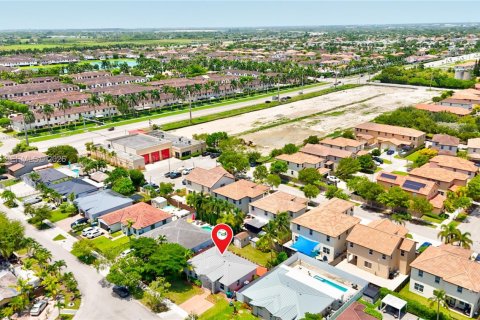 House in Homestead, Florida 3 bedrooms, 117.43 sq.m. № 2180595 - photo 24