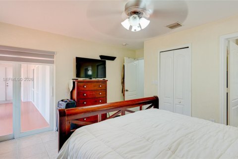 House in Homestead, Florida 3 bedrooms, 117.43 sq.m. № 2180595 - photo 17