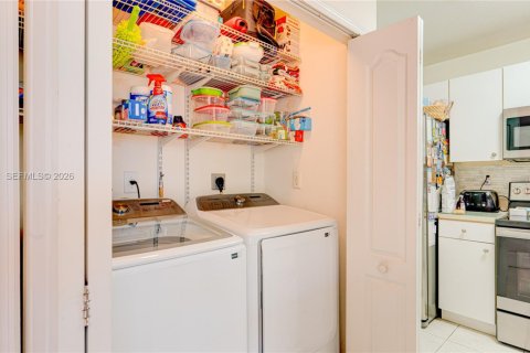 House in Homestead, Florida 3 bedrooms, 117.43 sq.m. № 2180595 - photo 8