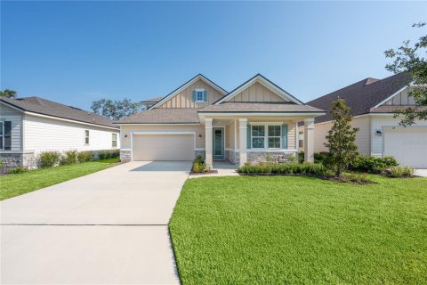 House in Palm Coast, Florida 4 bedrooms, 228.91 sq.m. № 1911941 - photo 1