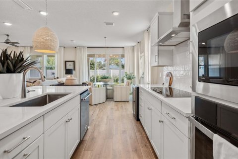House in Palm Coast, Florida 4 bedrooms, 228.91 sq.m. № 1911941 - photo 12