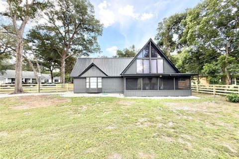 House in Mount Plymouth, Florida 3 bedrooms, 169.08 sq.m. № 1826575 - photo 1