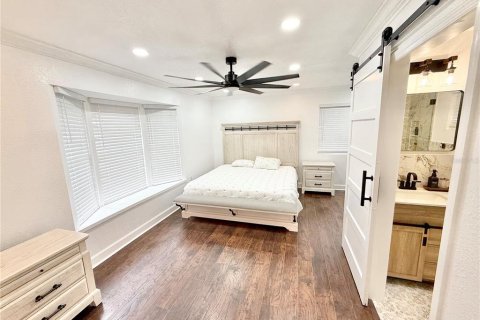House in Mount Plymouth, Florida 3 bedrooms, 169.08 sq.m. № 1826575 - photo 9