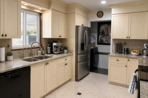 House in West Palm Beach, Florida 3 bedrooms, 128.58 sq.m. № 2268002 - photo 8
