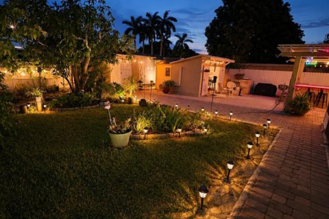 House in West Palm Beach, Florida 3 bedrooms, 128.58 sq.m. № 2268002 - photo 28