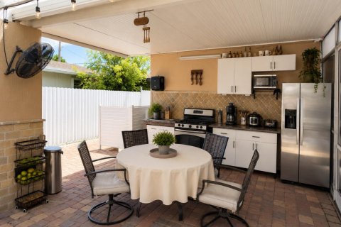 House in West Palm Beach, Florida 3 bedrooms, 128.58 sq.m. № 2268002 - photo 24