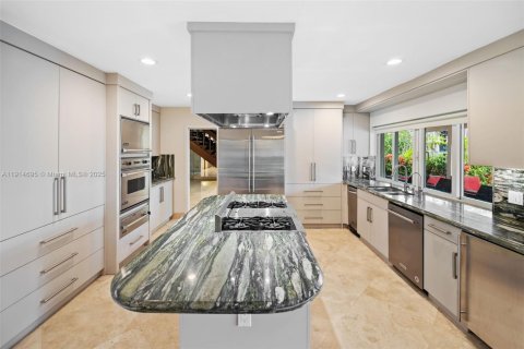 Casa en venta en North Miami, Florida, 6 dormitorios № 1973417 - foto 7