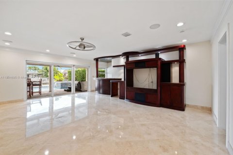 Casa en venta en North Miami, Florida, 6 dormitorios № 1973417 - foto 25