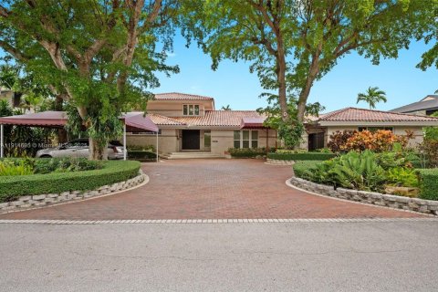 Casa en venta en North Miami, Florida, 6 dormitorios № 1973417 - foto 4