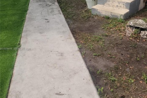 Купить виллу или дом в Холливуд, Флорида 2 спальни, 50.35м2, № 2050141 - фото 12