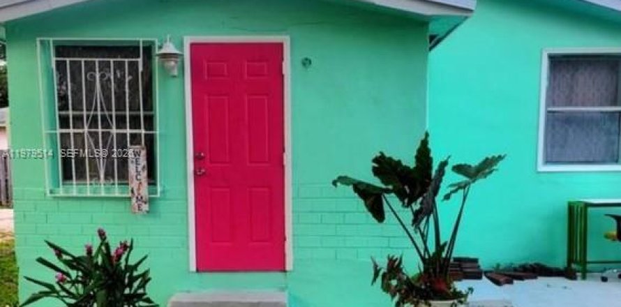 Дом в Холливуд, Флорида 2 спальни, 50.35м2 № 2050141