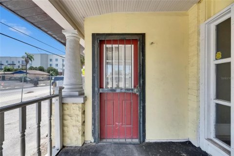 Propiedad comercial en alquiler en Tampa, Florida, 153.29 m2 № 1734059 - foto 8