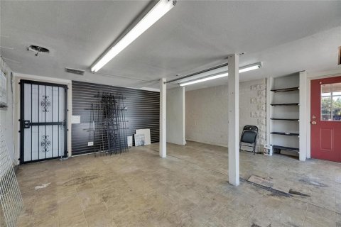 Propiedad comercial en alquiler en Tampa, Florida, 153.29 m2 № 1734059 - foto 17