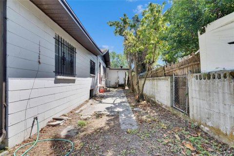 Propiedad comercial en alquiler en Tampa, Florida, 153.29 m2 № 1734059 - foto 14
