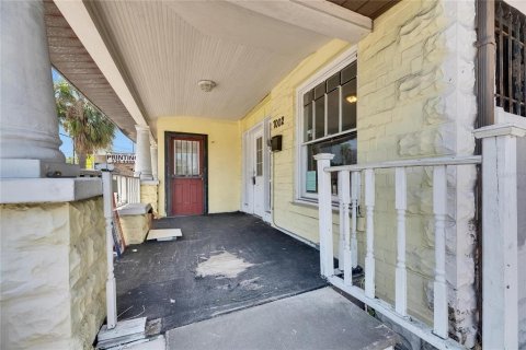 Propiedad comercial en alquiler en Tampa, Florida, 153.29 m2 № 1734059 - foto 6