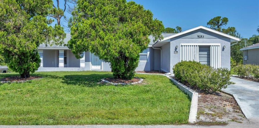 House in North Port, Florida 3 bedrooms, 122.07 sq.m. № 1853118