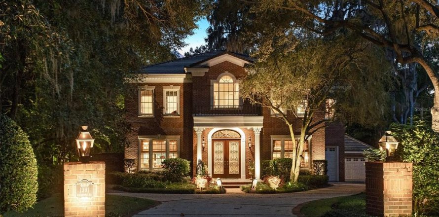 House in Winter Park, Florida 4 bedrooms, 430.6 sq.m. № 1395592