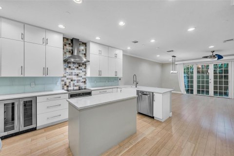 Adosado en venta en Fort Lauderdale, Florida, 4 dormitorios, 246.38 m2 № 2085089 - foto 4