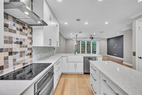 Adosado en venta en Fort Lauderdale, Florida, 4 dormitorios, 246.38 m2 № 2085089 - foto 6